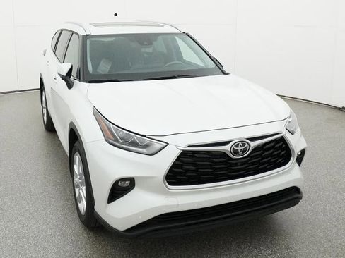 New 2026 Toyota Highlander Limited image 14