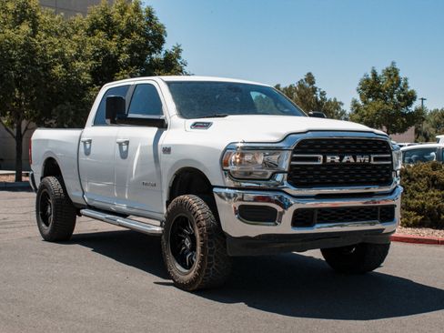 Used 2022 RAM 2500 Big Horn AWD/4WD image 3