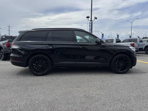 Used 2022 Lincoln Aviator Reserve w/ Equipment Group 201A AWD/4WD image 4