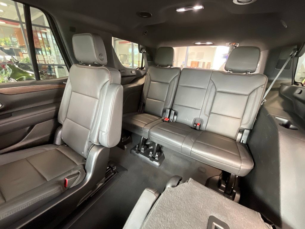 Used 2024 Chevrolet Tahoe High Country AWD/4WD image 23
