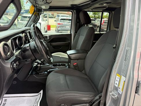 Used 2018 Jeep Wrangler Unlimited Sport S AWD/4WD image 9
