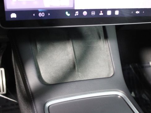 Used 2022 Tesla Model Y Performance AWD/4WD image 16