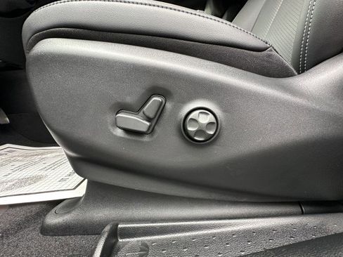 New 2026 Chrysler Pacifica Select image 20