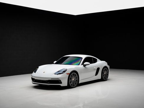 Used 2025 Porsche 718 Cayman GTS RWD image 4
