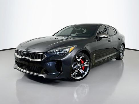 Used 2020 Kia Stinger GT1 RWD image 3