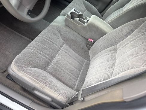 Used 2001 Chevrolet Impala FWD image 16