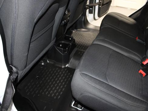 Used 2020 Jeep Wrangler Unlimited Sport S AWD/4WD image 15