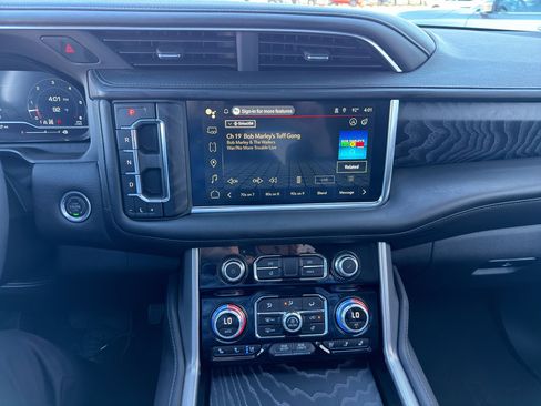 Used 2024 GMC Yukon Denali w/ Advanced Technology Package image 16