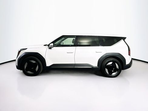 Used 2024 Kia EV9 Light Long Range image 4