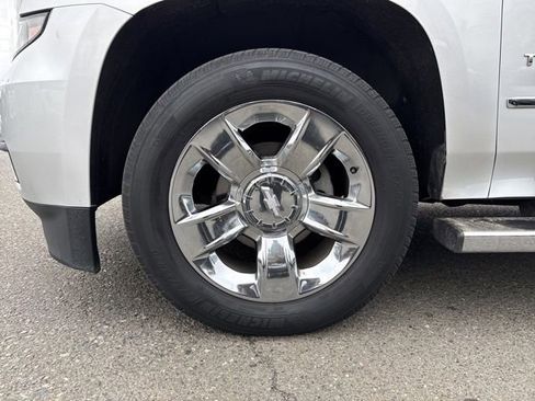 Used 2017 Chevrolet Tahoe LT w/ LT Signature Package image 27