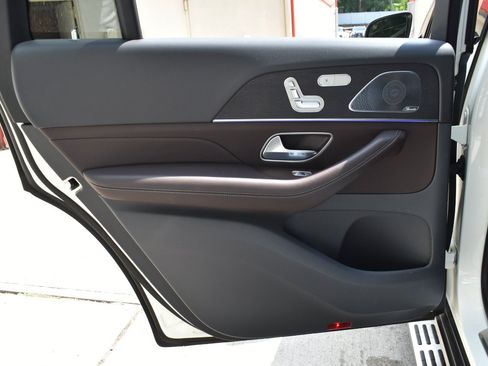 Used 2020 Mercedes-Benz GLS 580 4MATIC image 19