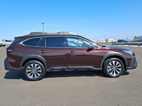 Used 2023 Subaru Outback Touring AWD/4WD image 7
