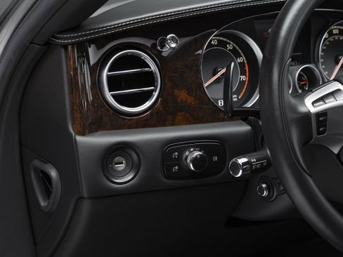 Used 2014 Bentley Flying Spur W12 image 21