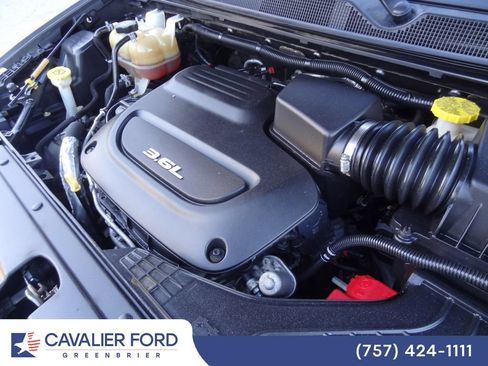 Used 2017 Chrysler Pacifica Touring-L Plus FWD image 41