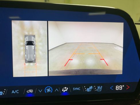 New 2026 Chevrolet Traverse RS w/ LPO, Floor Liner Package image 25