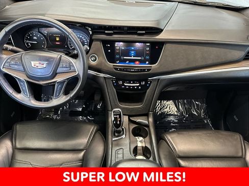 Used 2018 Cadillac XT5 Platinum w/ Driver Assist Package AWD/4WD image 12