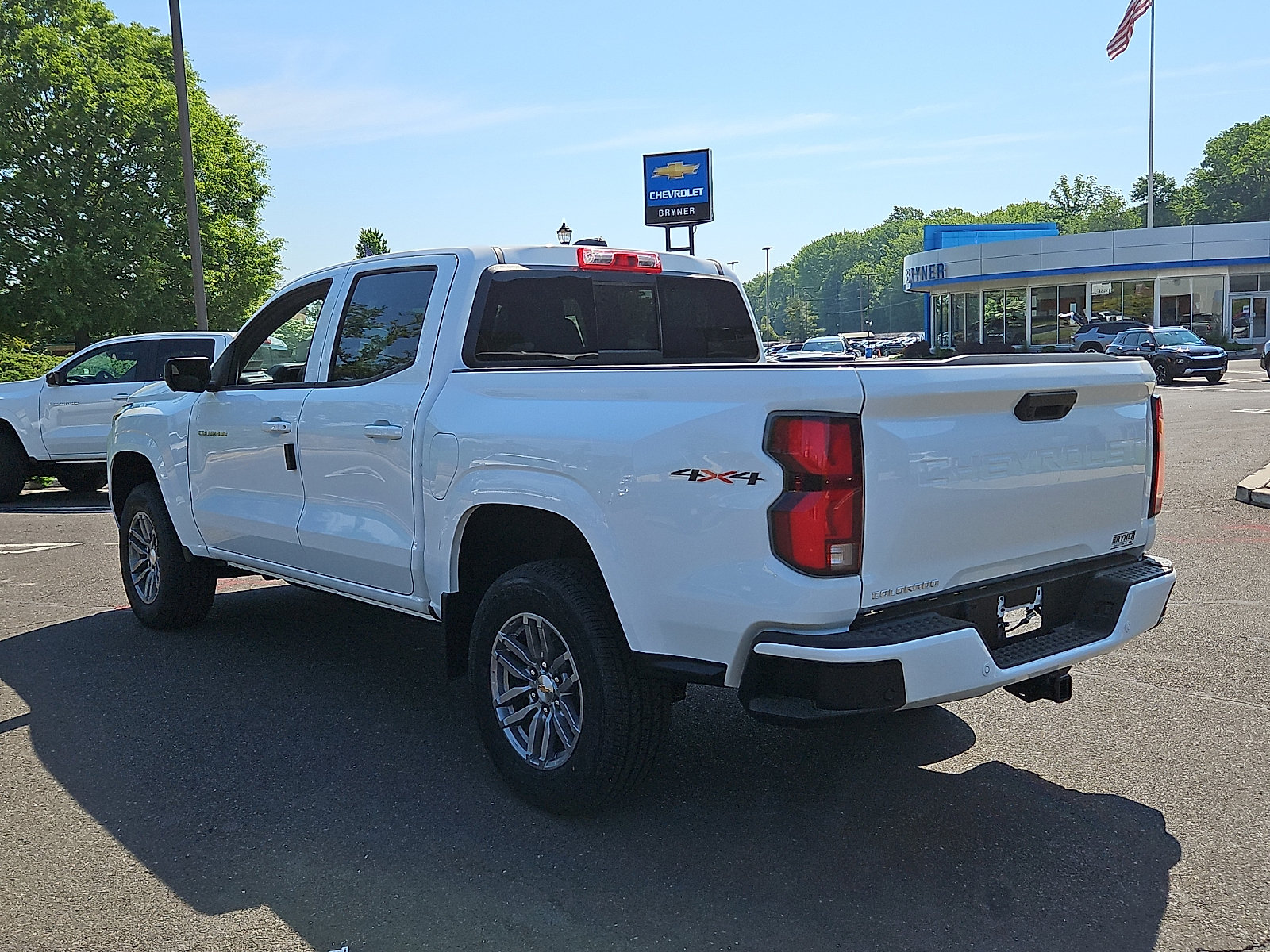 New 2026 Chevrolet Colorado LT w/ LT Convenience Package AWD/4WD image 3