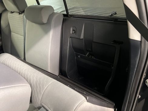 Used 2020 Toyota Tacoma SR5 w/ Technology Package image 31