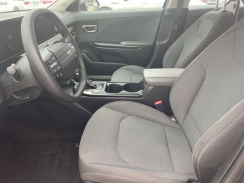 Used 2025 Kia K4 LXS image 25
