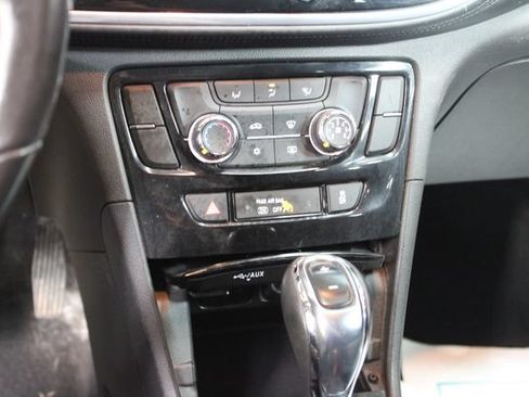 Used 2019 Buick Encore Preferred AWD/4WD image 19