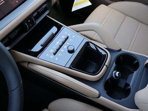 New 2026 Porsche Cayenne Coupe image 27