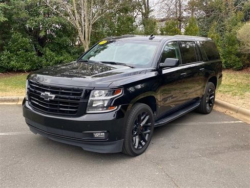 Used 2019 Chevrolet Suburban Premier image 3