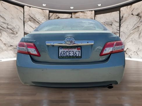 Used 2011 Toyota Camry XLE w/ SE/XLE Extra-Value Pkg FWD image 7