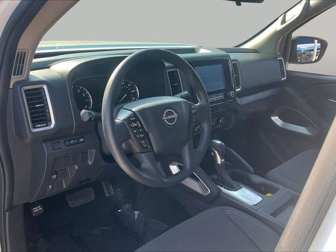 Used 2023 Nissan Frontier SV w/ Tow Package RWD image 17