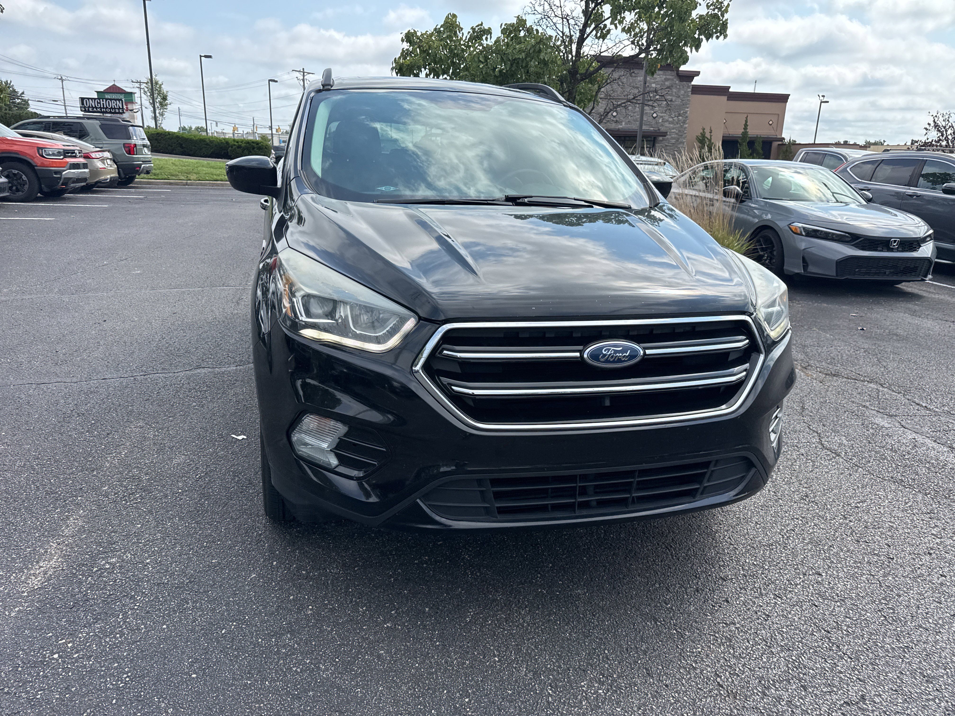 Used 2017 Ford Escape SE w/ SE Sport Appearance Package AWD/4WD image 15