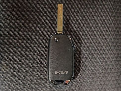 Used 2022 Kia Soul LX image 32