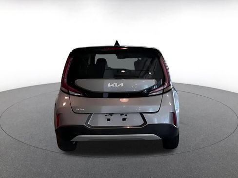 Used 2025 Kia Soul LX w/ LX Technology Package FWD image 11