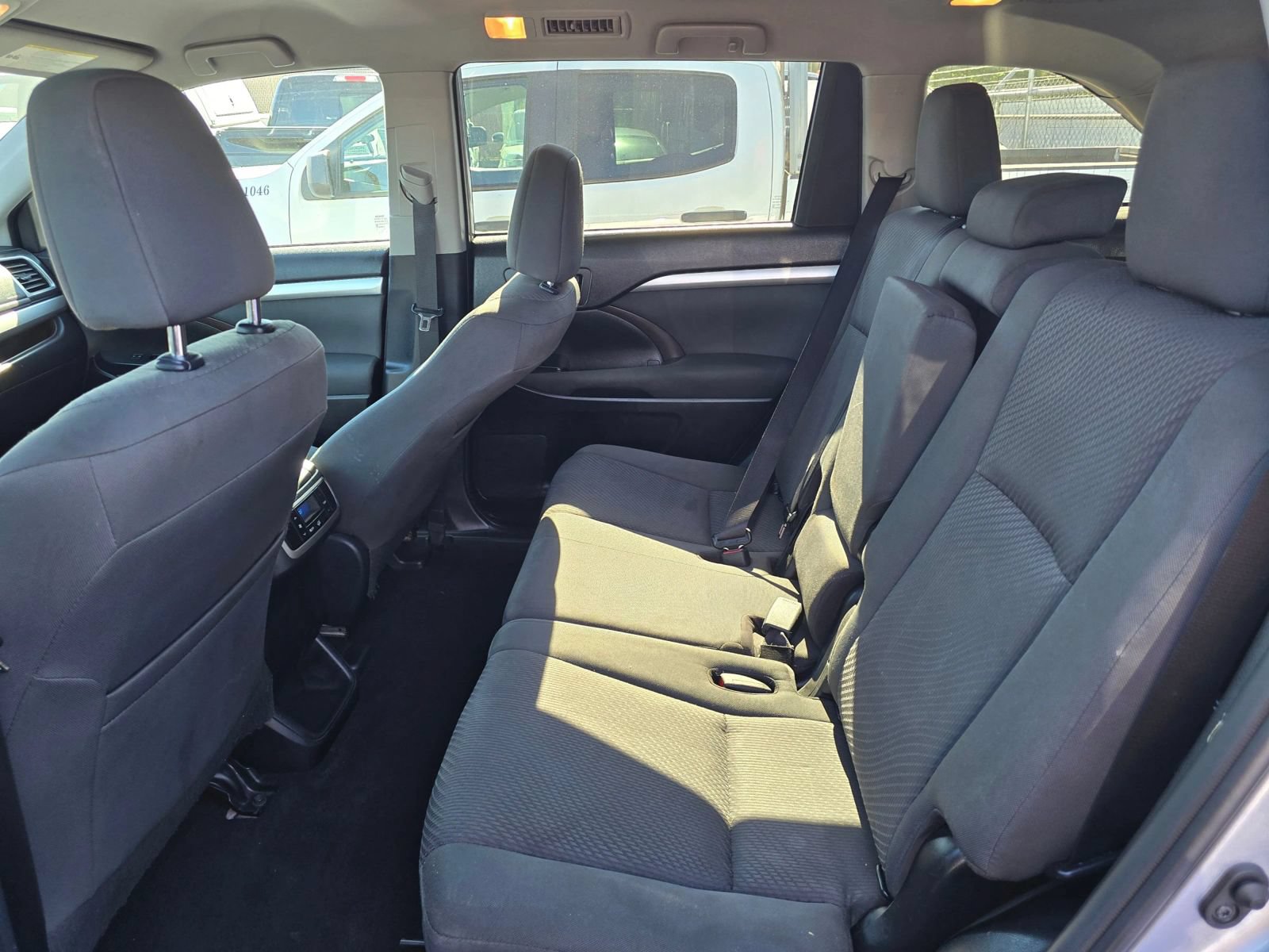Used 2019 Toyota Highlander LE FWD image 16