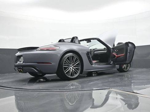 Certified 2025 Porsche 718 Boxster S RWD image 20