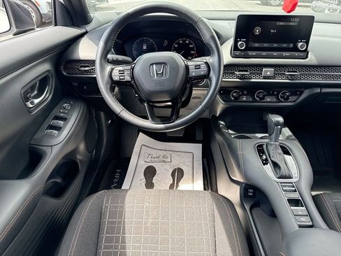 Used 2025 Honda HR-V Sport image 14