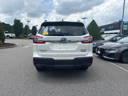 Used 2023 Subaru Ascent Touring AWD/4WD image 4