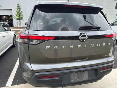 Used 2024 Nissan Pathfinder SV FWD image 4