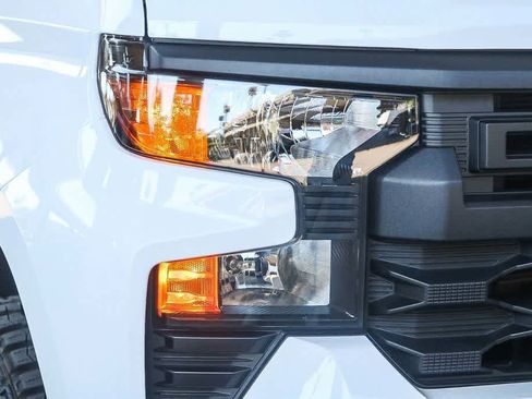 Used 2025 Chevrolet Silverado 1500 Custom Trail Boss w/ Dark Appearance Package AWD/4WD image 4