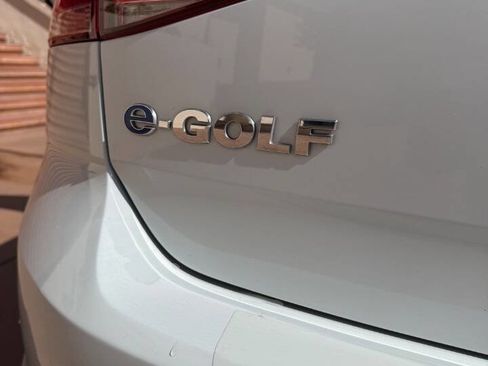 Used 2016 Volkswagen e-Golf SE w/ DC Fast Charging Package image 23