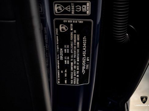 Used 2025 Lamborghini Urus SE image 52