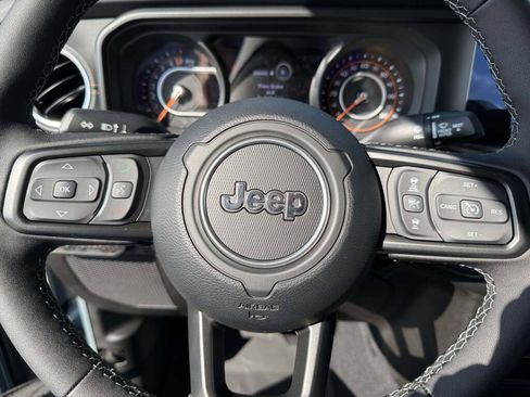 New 2025 Jeep Gladiator Sport image 26