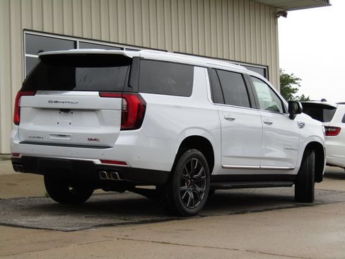 New 2026 GMC Yukon XL Denali w/ Advanced Technology Package AWD/4WD image 3