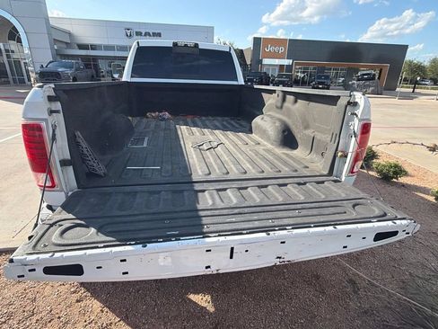 Used 2018 RAM 3500 Laramie w/ Convenience Group AWD/4WD image 9