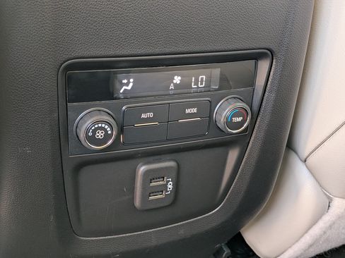 Used 2023 Buick Enclave Essence FWD image 16