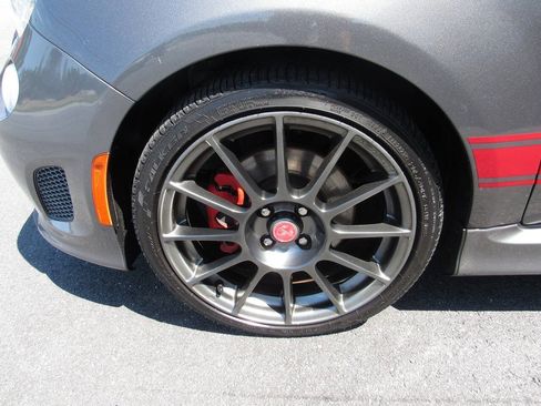 Used 2013 FIAT 500 Abarth w/ Beats Audio Pkg FWD image 19