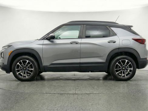 Used 2025 Chevrolet TrailBlazer LT w/ Driver Confidence Package AWD/4WD image 5
