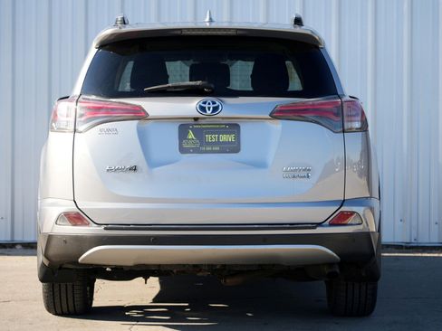 Used 2017 Toyota RAV4 Limited image 9