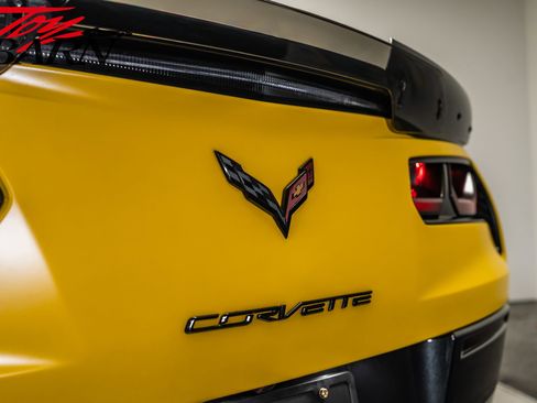 Used 2015 Chevrolet Corvette Z06 w/ 3LZ Preferred Equipment Group image 21