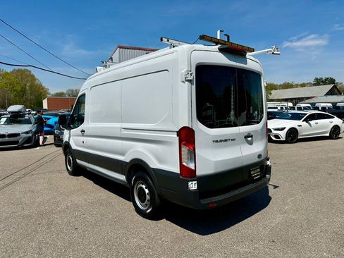 Used 2018 Ford Transit 250 130 Medium Roof RWD image 8