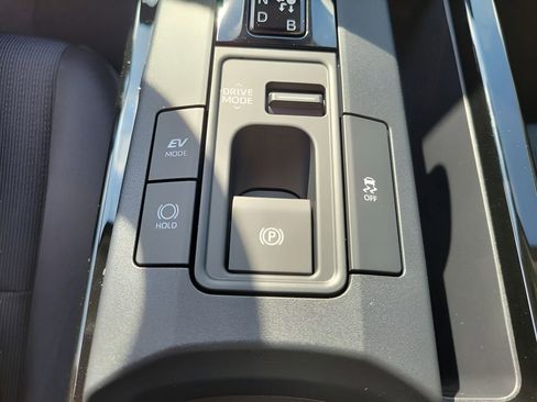 New 2026 Toyota Prius LE FWD image 23