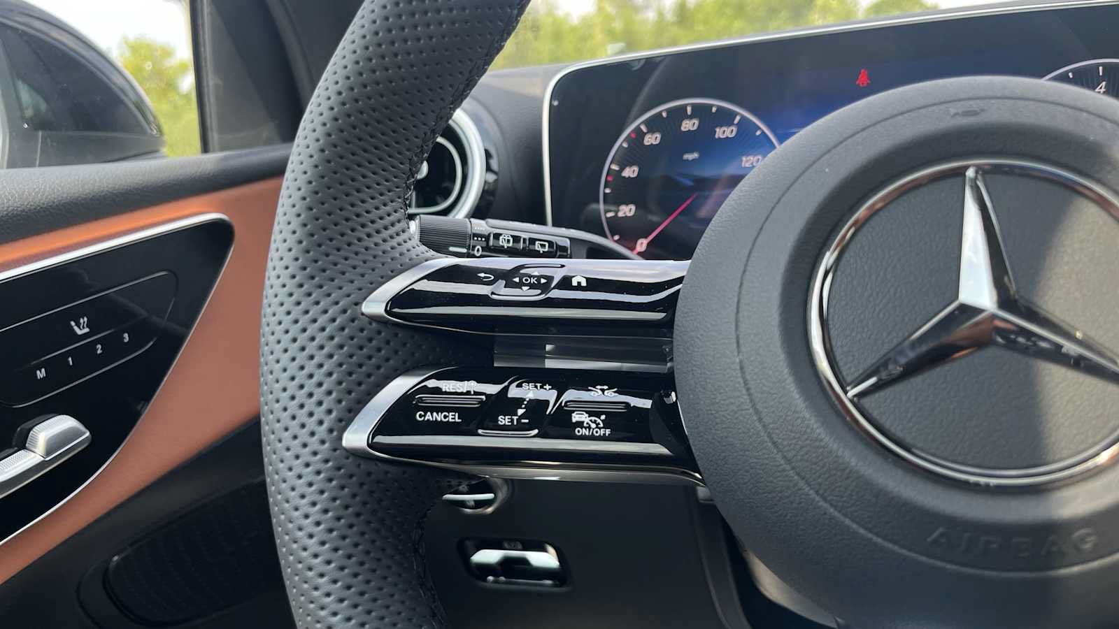 Used 2027 Mercedes-Benz GLC 300 4MATIC image 38